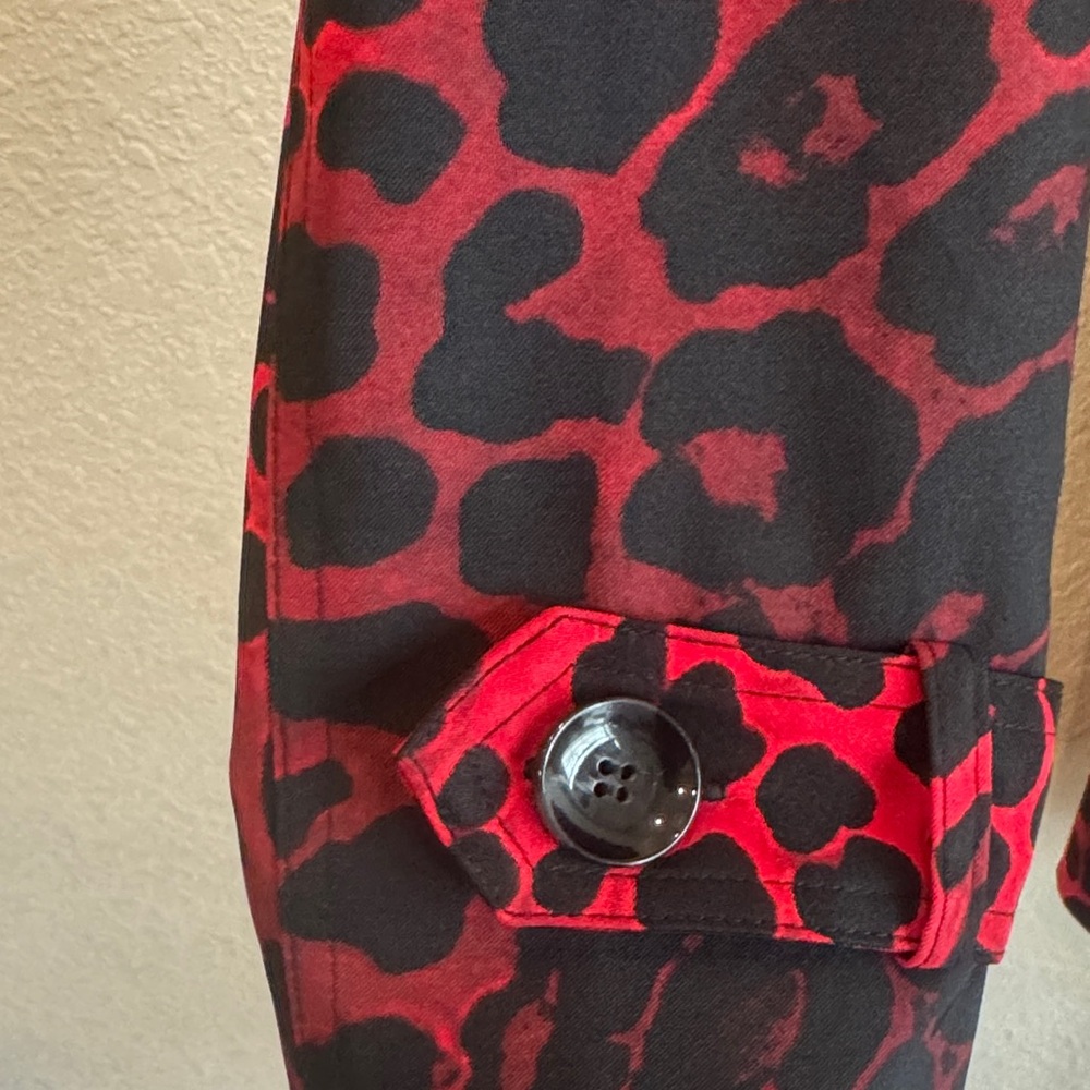 Cache Red and Black Leopard Print Robe - Picture 4 of 8